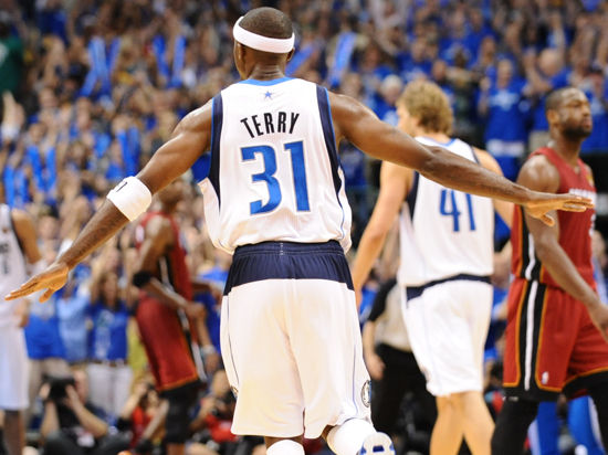 里程碑，迈阿密国际队史首次晋级季后赛第二轮（迈阿密国际创队史新篇：首次闯入季后赛次轮）