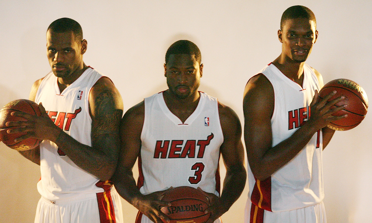 篮球篮网锁定前八席位，季后赛形势明朗（篮网锁定前八席位，季后赛格局愈发清晰）