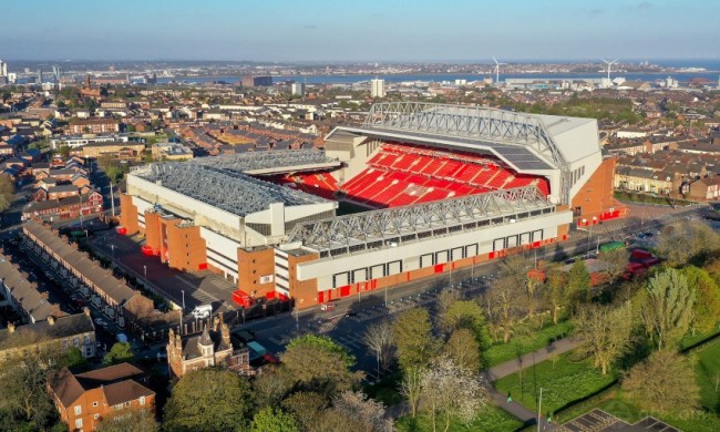 泰州队苏超夺冠，澎湃：泰州多景区向全球游客免票（泰州队夺得苏超冠军，澎湃称泰州多景区对全球游客免门票）