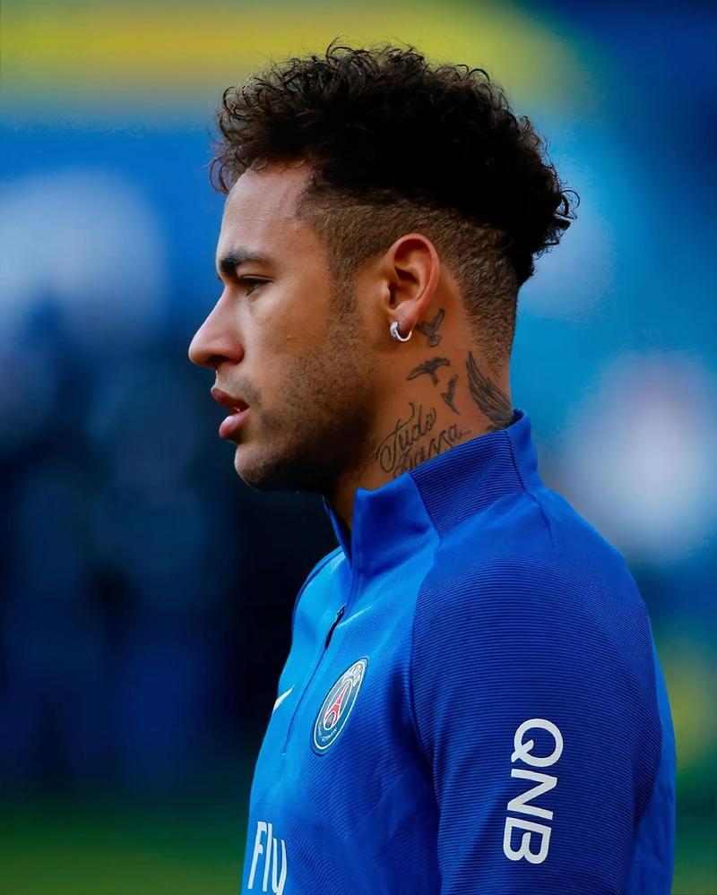 开挂，库尔图瓦近5次对阵利物浦完成了29次扑救（状态爆棚！库尔图瓦近5战利物浦贡献29次扑救）