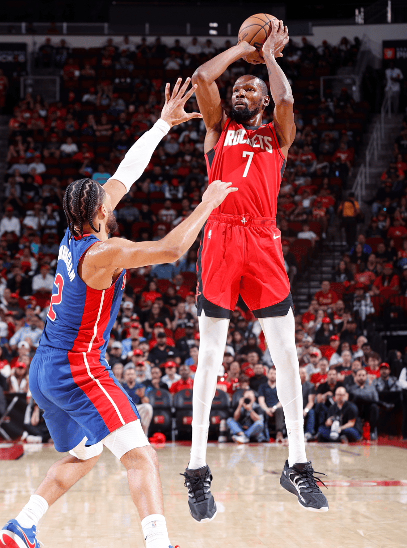 依旧处于下风！杜兰特生涯常规赛对威少战绩变为7胜11负（杜兰特仍落下风：生涯常规赛对位威少战绩仅7胜11负）