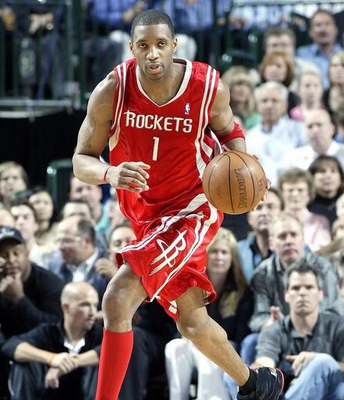 詹姆斯拒谈JR史密斯事件，回应明天做得更好（詹姆斯对JR史密斯风波避谈：明天会做得更好）