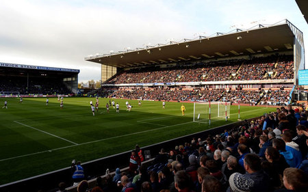 下半场心态爆炸！埃迪11中5得到11分10篮板6犯离场（下半场心态崩盘！埃迪11投5中拿下11分10篮板，6犯毕业）