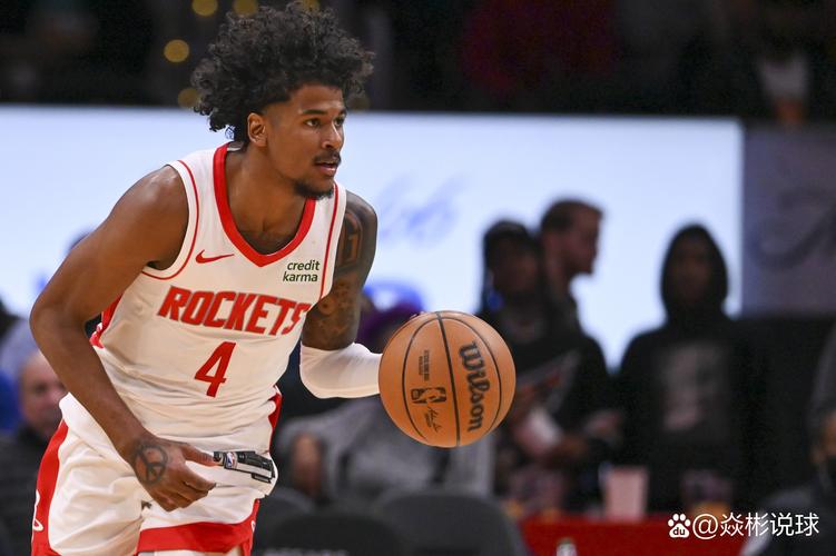 中超赛场争议判罚：VAR判罚引发讨论,（中超判罚风波：VAR介入再度引发热议）