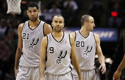 今天是北京时间2025年12月07日星期日,欢迎收看早报！（北京时间2025年12月07日周日，早报与您相约！）