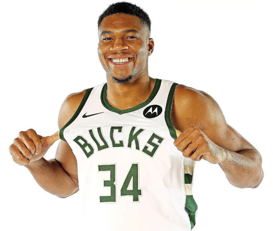 意甲最新动态：米兰锁定18岁新锋，国米仅落榜首一分（意甲焦点：AC米兰敲定18岁新前锋，国米距榜首仅差1分）