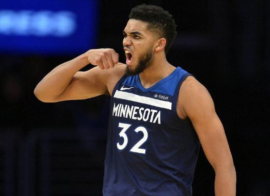 历史首次女裁判担任中超主裁，董方雨将执法西海岸vs亚泰（中超史上首位女主裁亮相：董方雨将吹罚西海岸对阵亚泰）