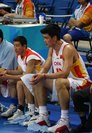 迈尼昂能否续约？阿莱格里：俱乐部正在规划米兰的未来（迈尼昂续约前景如何？阿莱格里：俱乐部已着手谋划米兰的未来）