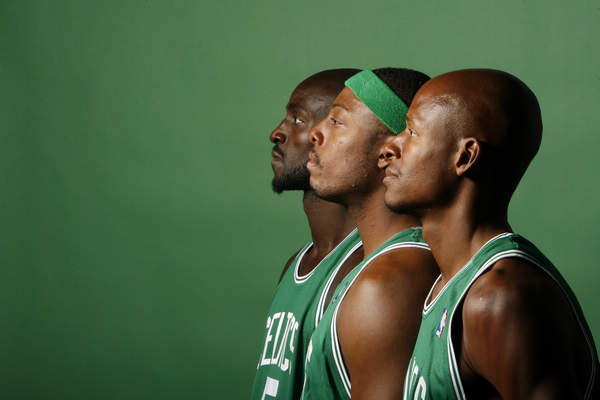 中超11月最佳球员候选：法比奥领衔，王燊超、吴曦、侯森在列（中超11月最佳球员候选出炉：法比奥领衔，王燊超、吴曦、侯森入围）