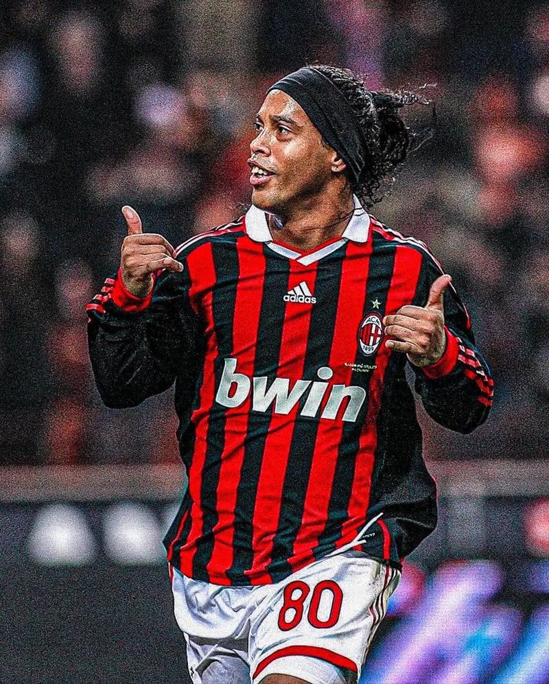 “苏超”夺冠，泰州队景泊羲：爸爸在天上肯定会为我高兴（苏超加冕冠军，泰州队景泊羲：天上的父亲一定会为我高兴）