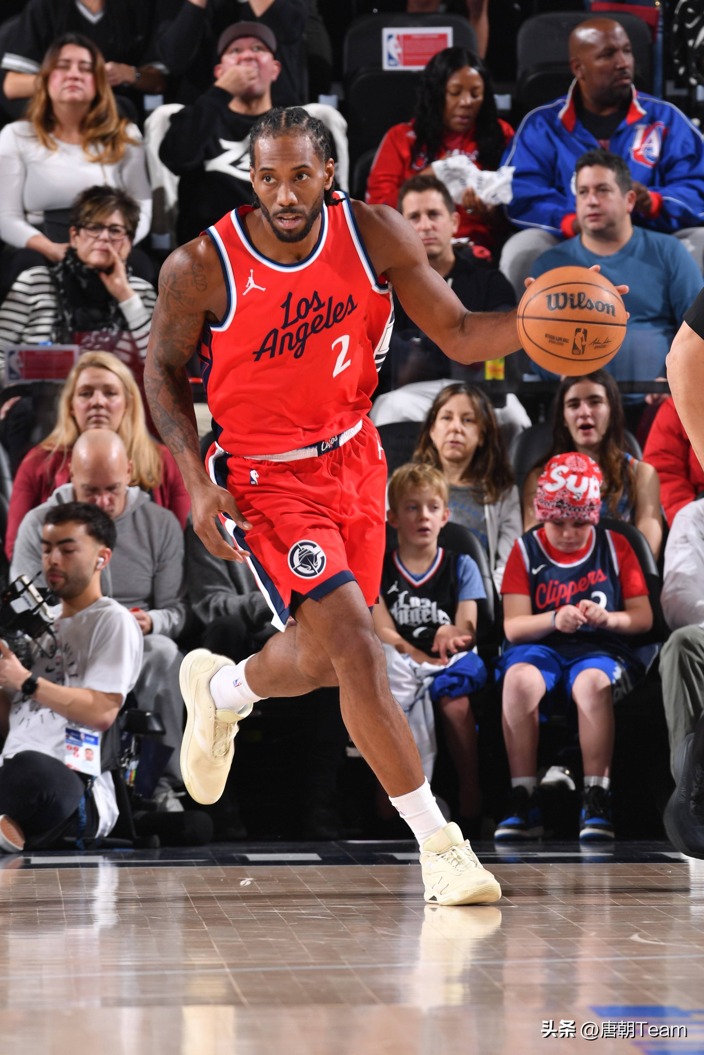 国米10人出战国际比赛日合计出场1083分钟，米兰11人979分钟（国际比赛日：国米10将合计出场1083分钟，米兰11将共计979分钟）