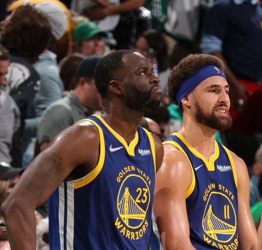 率米兰3胜1平！阿莱格里赛前领取意甲11月最佳主帅奖杯（阿莱格里赛前加冕意甲11月最佳主帅，米兰近四战3胜1平）