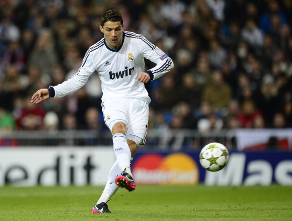 足球转会市场最新签约及趋势分析（足坛转会风向：最新签约动态与市场趋势）