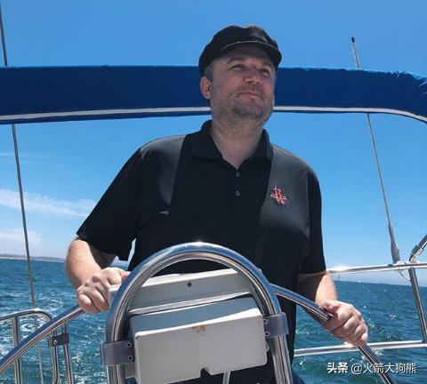 2023年31号秀纳吉加盟贝勒大学，曾效力黄蜂尼克斯夏联（2023年第31顺位新秀纳吉加盟贝勒大学，曾出战黄蜂与尼克斯夏季联赛）