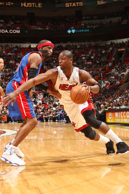 进攻状态出色！布泽利斯半场7中5&三分4中2砍下全队最高14分（布泽利斯火力全开：半场7投5中、三分4投2中，砍下全队最高14分）