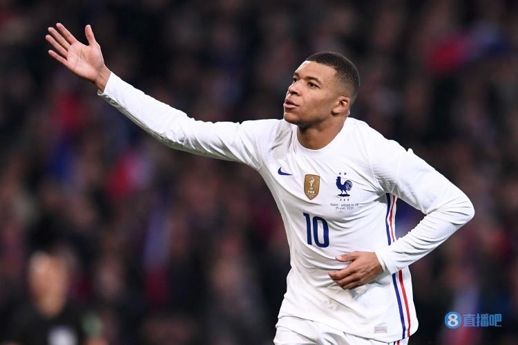 巴萨梅西自由球进球助球队领先（梅西任意球破门助巴萨取得领先）